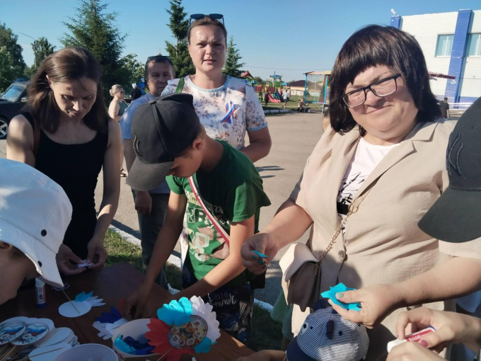 Родителей награждают Родителей награждают.